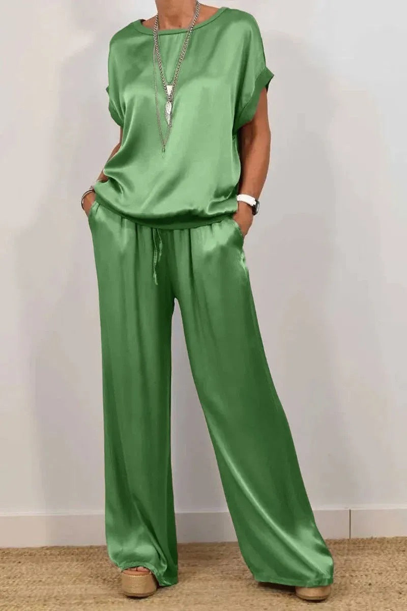 Elegant Lounge Set – Top and Pants
