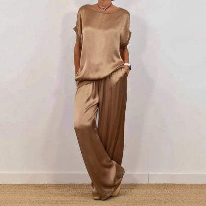 Elegant Lounge Set – Top and Pants