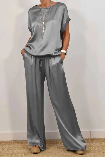 Elegant Lounge Set – Top and Pants