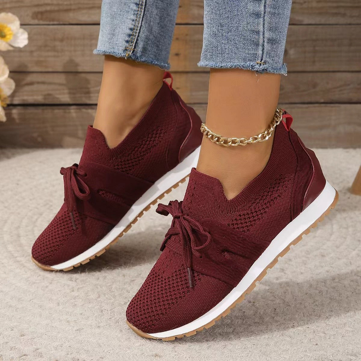 Women’s Casual Lace-Up Walking Shoes